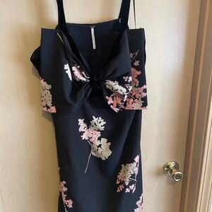 Adorable free people bow sheath dress